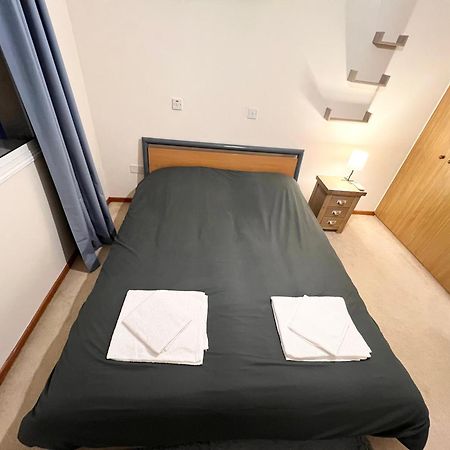 212 Apartment, A 2-Bedroom Escape Paphos Extérieur photo