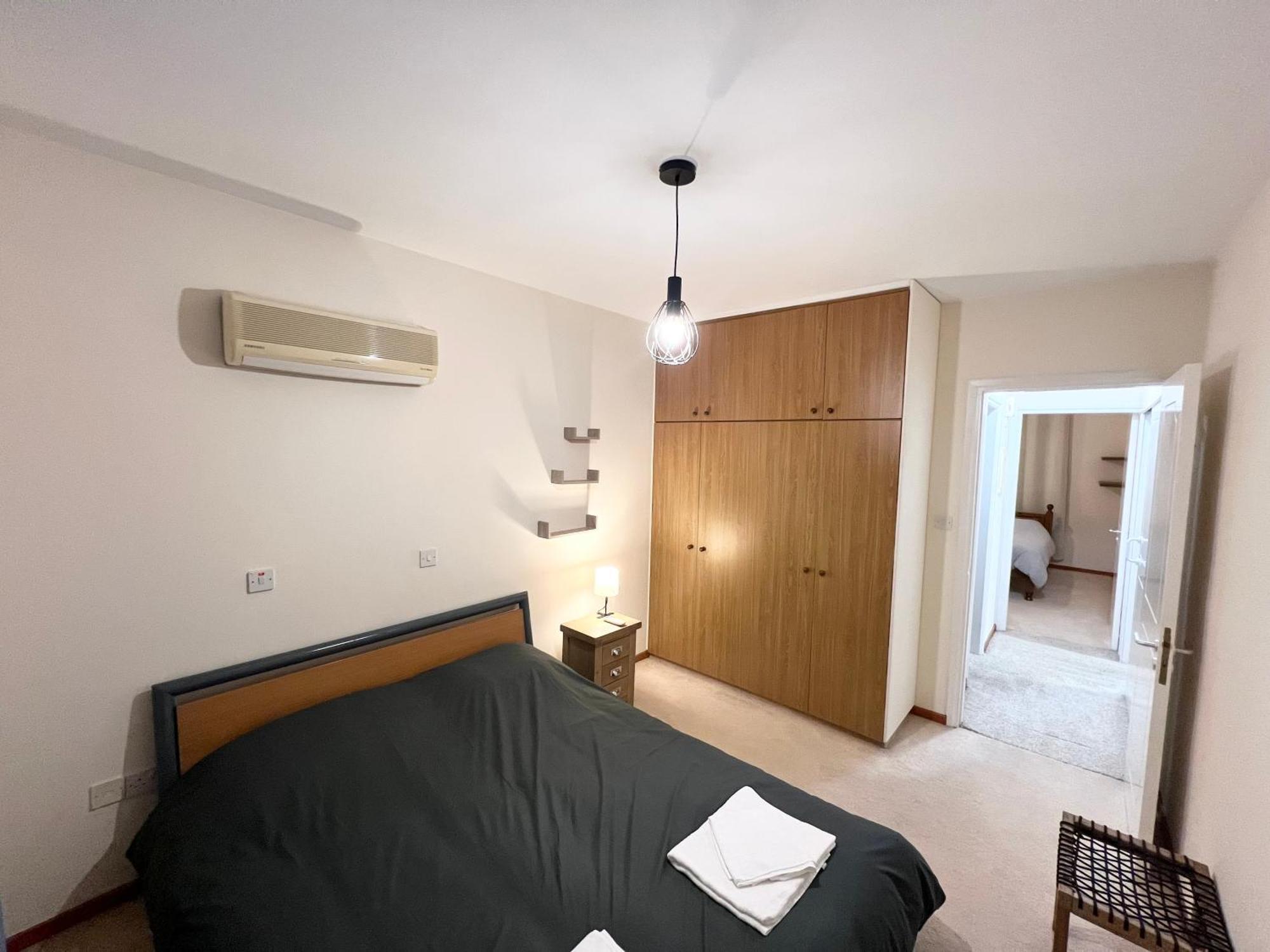 212 Apartment, A 2-Bedroom Escape Paphos Extérieur photo