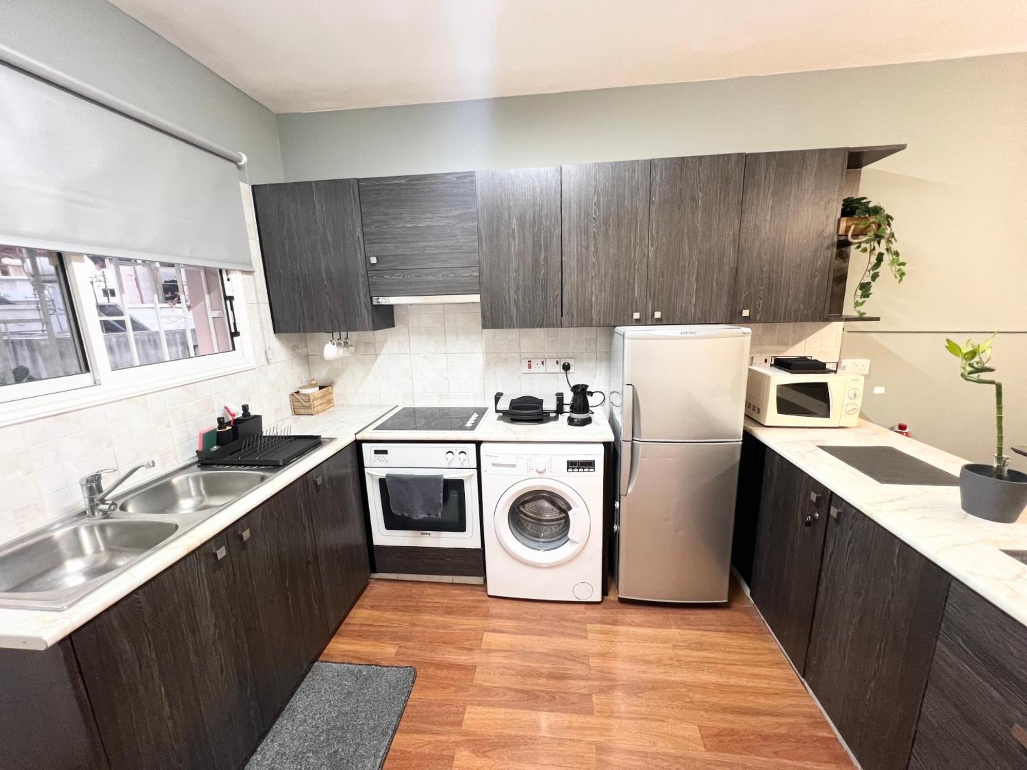 212 Apartment, A 2-Bedroom Escape Paphos Extérieur photo